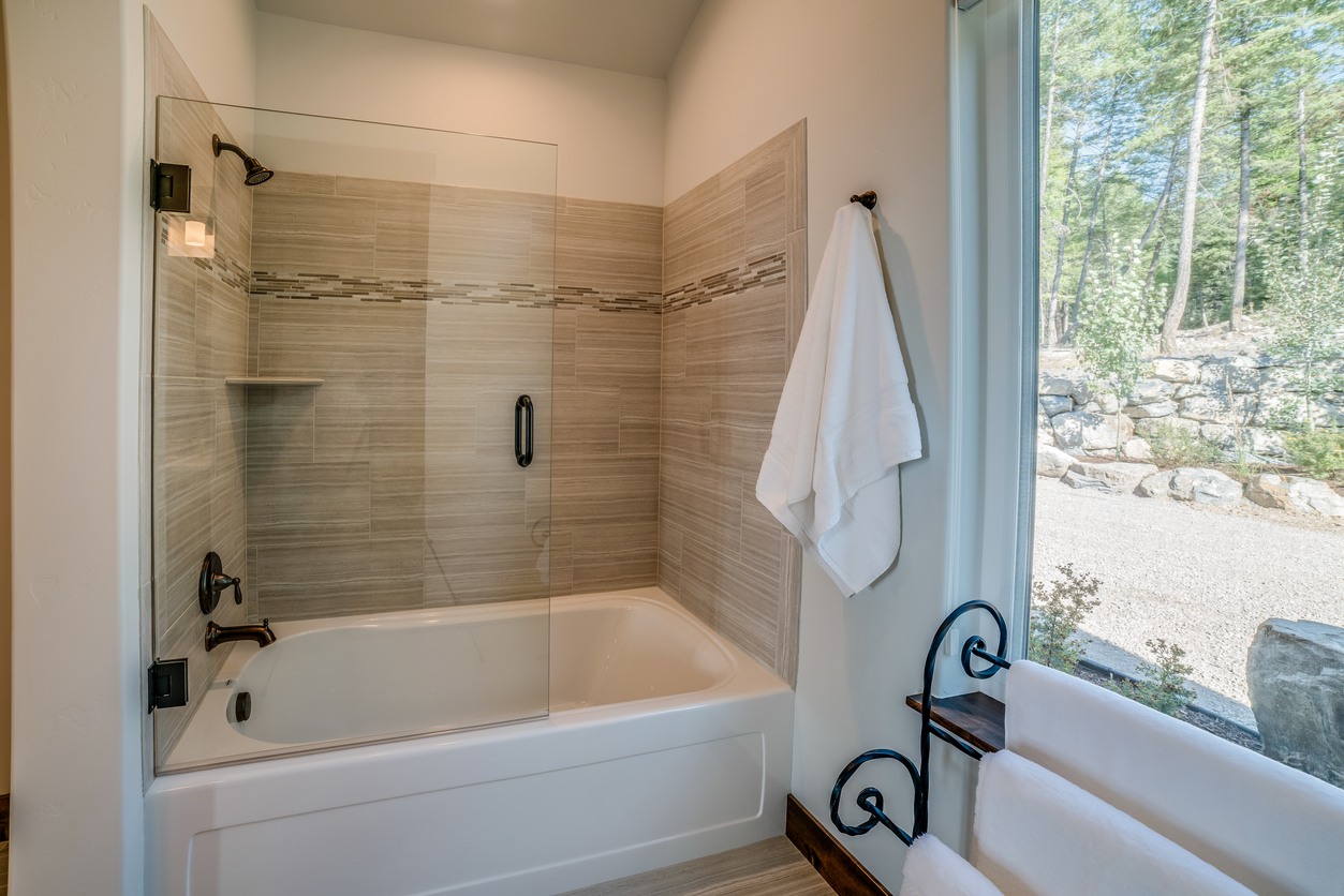 Shower & Tub Installation in Youngtown